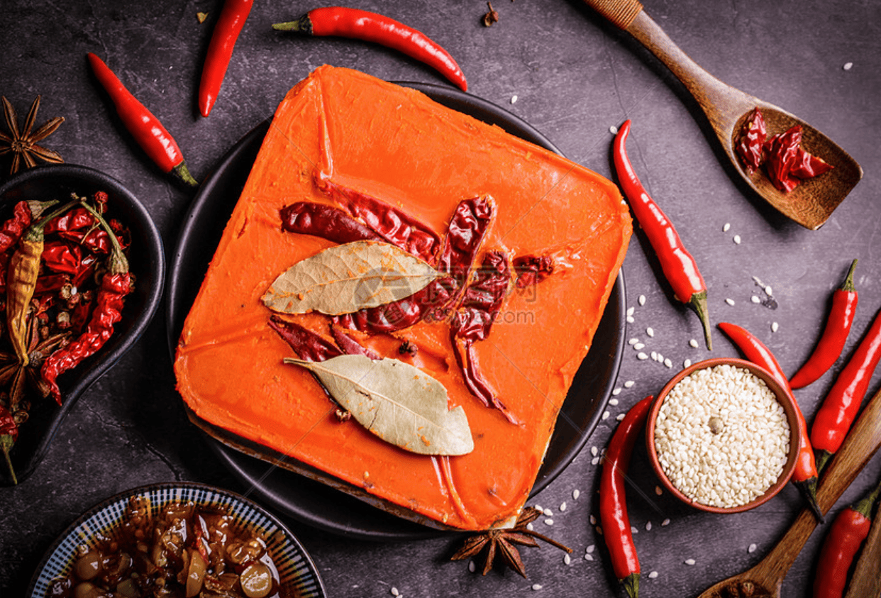 景扫描：从家庭作坊到工业40工厂的梯队报告麻将胡了免费试玩2025重庆火锅底料厂家全(图2)